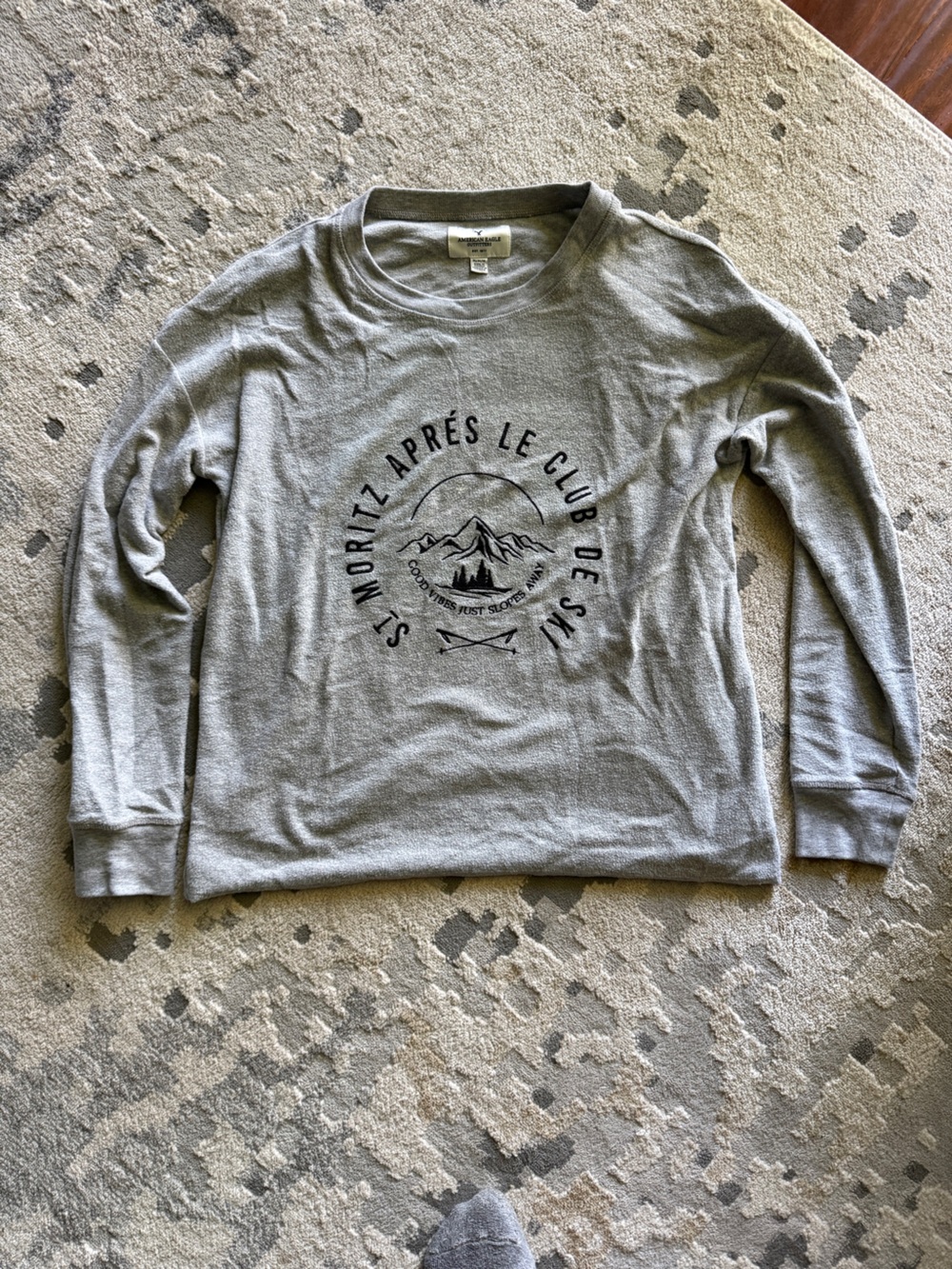 American Eagle Outfitters Heather Gray Crewneck Sweatshirt